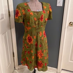 Beautiful dress by Jeffrey and Dara size 12